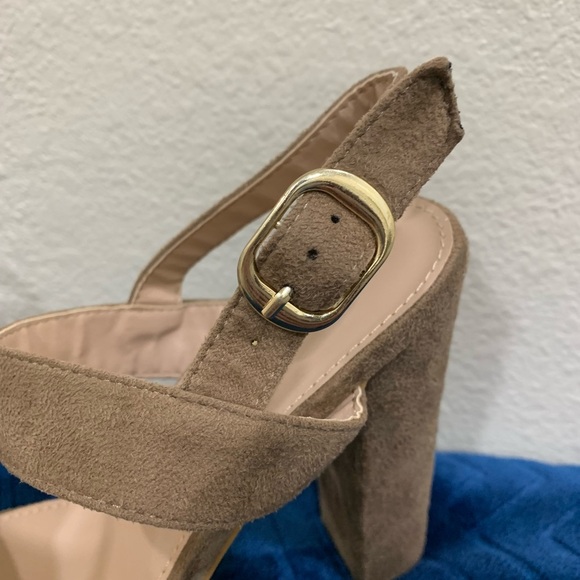 ❤Z01-GLAZE - faux suede nuede open toe heels size 7 - Picture 2 of 5